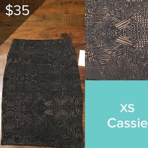 LuLaroe XS Cassie skirt